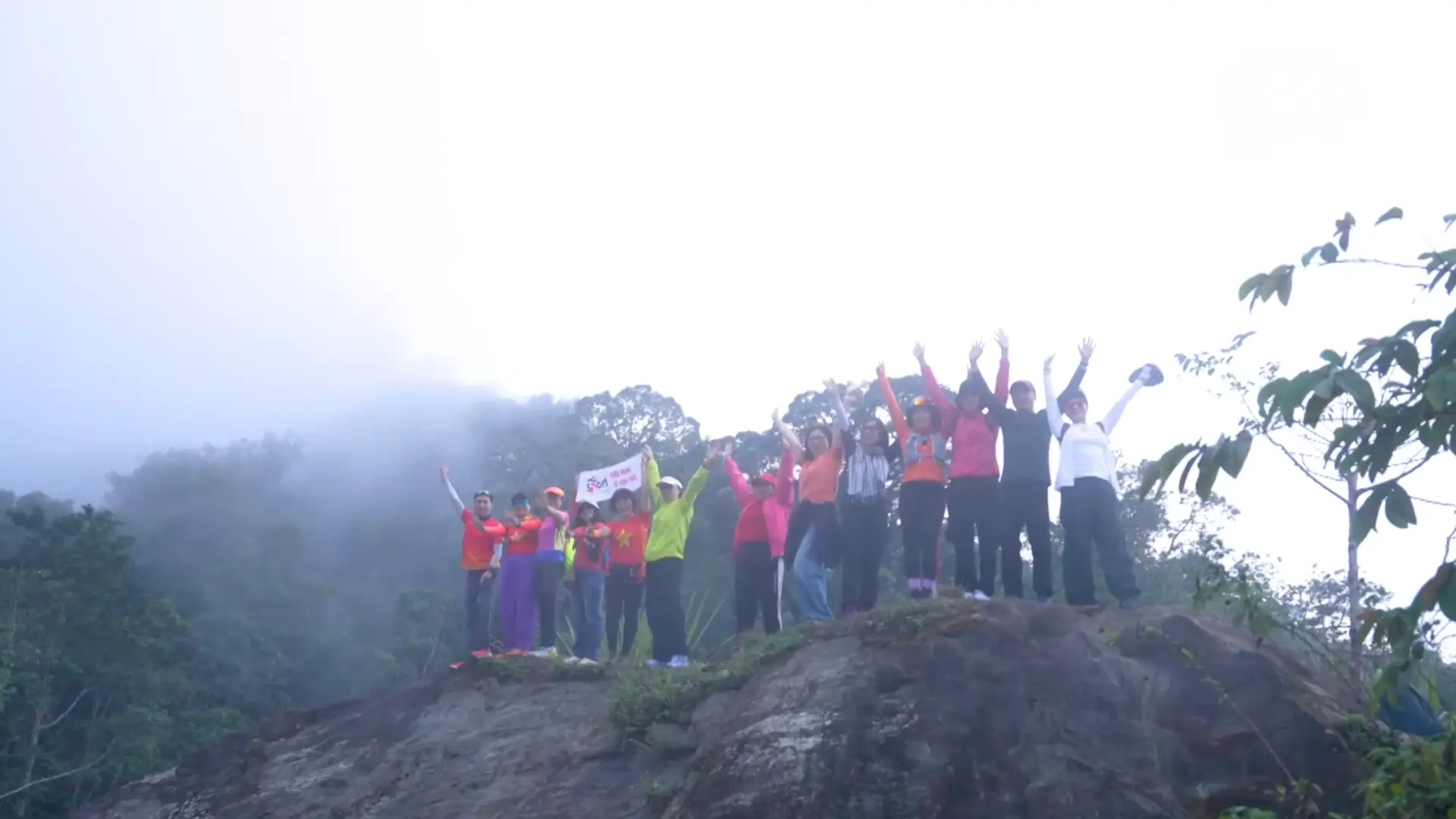 Cung Bách Xanh tiểu đồng trên đỉnh Ba Vì | Hà Nội đến để yêu | 29/12/2025